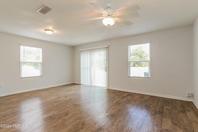 Building Photo - 516 Eiseman Wy