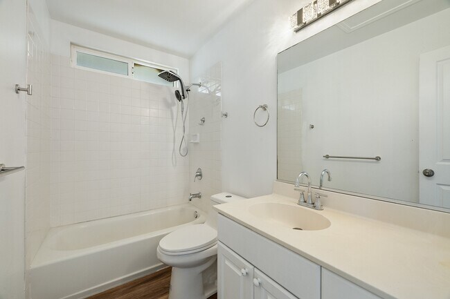 Building Photo - 4 bedroom, 3 bathroom single family house.