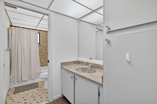 Building Photo - 5220 Las Verdes Cir