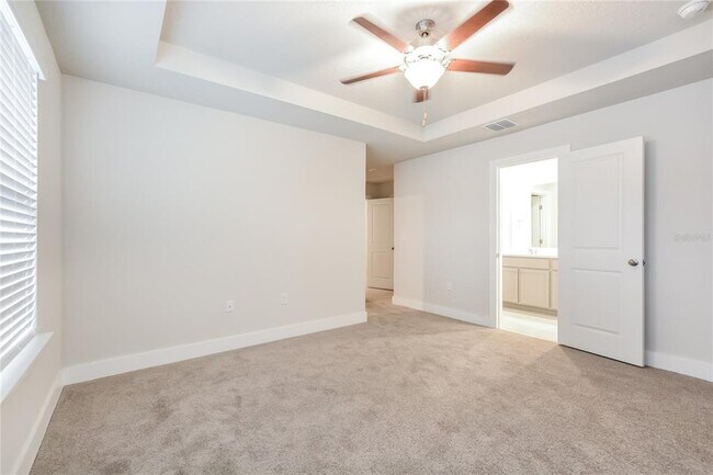 Building Photo - 804 E Voorhis Ave