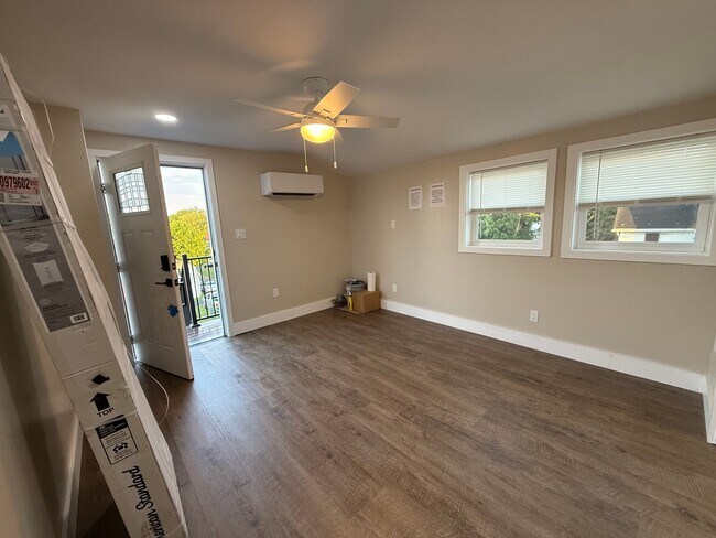 Building Photo - 39 N Penrose St