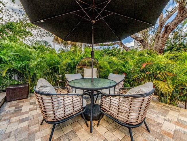 Building Photo - 555 Florida Ave