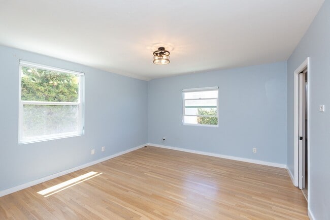 Building Photo - 2 Bed, 2 Bath home in Ocean Beach