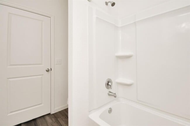 Building Photo - 7807 Royalwood Dr