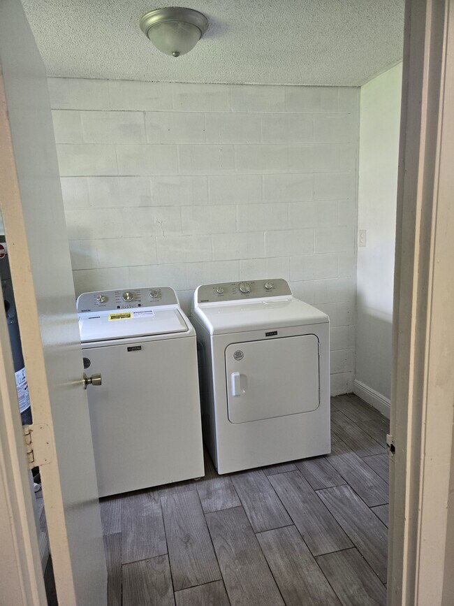 Building Photo - 108 Loredo Ln