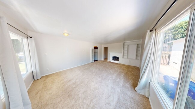 Building Photo - Big Yard! Quick Walk to SDSU Campus! (Leas...
