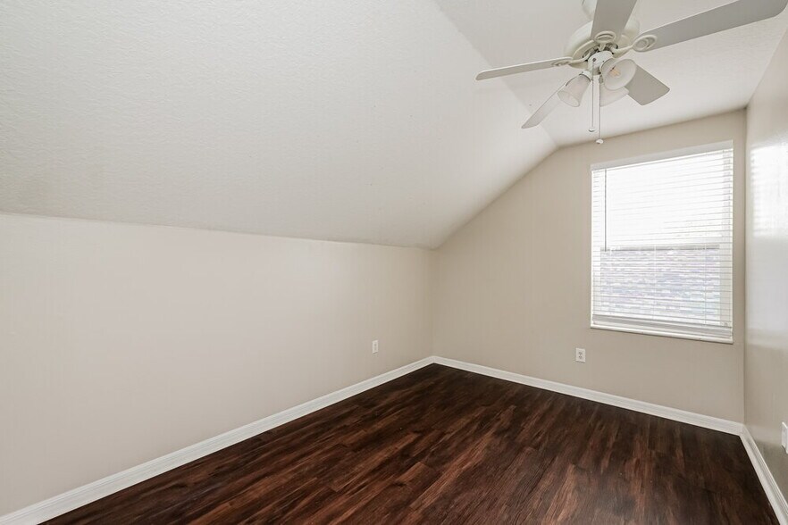 Building Photo - 6009 Kiteridge Dr