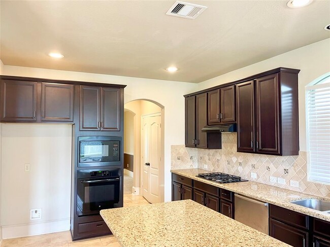 Building Photo - 8338 Sedona Ridge Dr