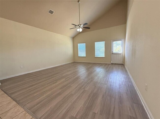 Building Photo - 11112 Dawes Pl