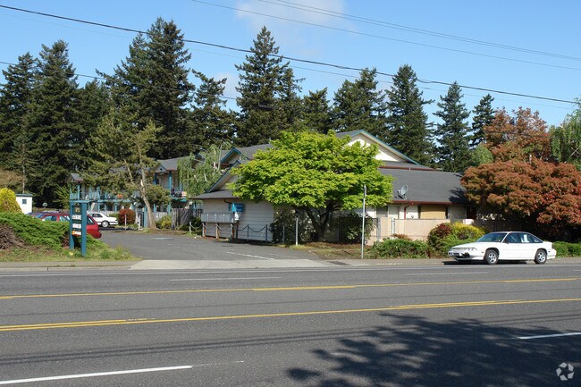 Building Photo - Seven Gables