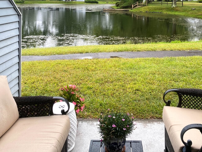 Building Photo - 60 Cinnamon Spring