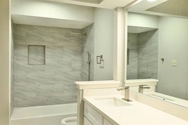 Building Photo - 3114 Hollow Creek Ct