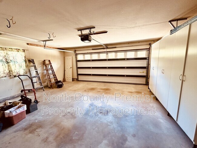 Building Photo - 7067 Llama St
