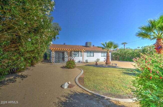 Building Photo - 3022 N 34th Pl