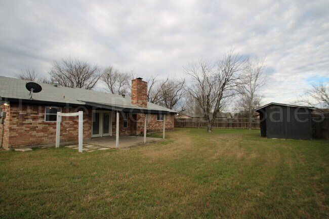 Building Photo - Stylish Killeen Retreat on Mountain View Drive