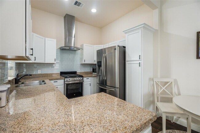Building Photo - 1416 Bowen Dr