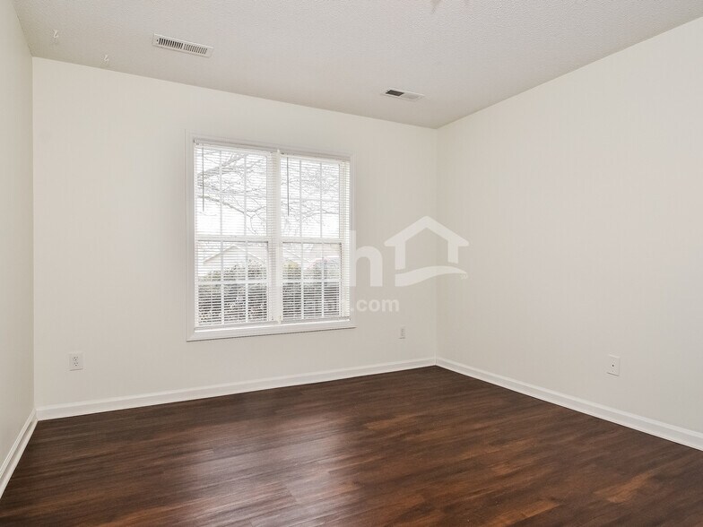 Building Photo - 137 Cameron Way Cir