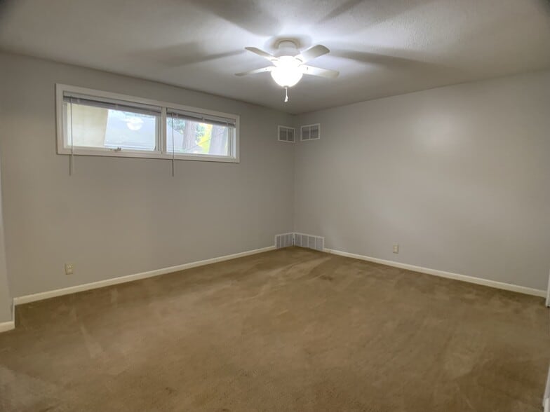 Building Photo - 1014 66th St