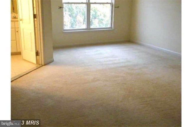 Building Photo - 21505 Trowbridge Square