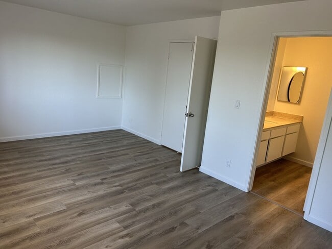 Building Photo - Remodeled 4 Bedroom, 2.5 Bath Home