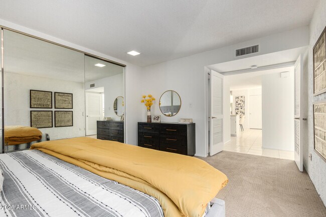 Building Photo - 4656 N 40th St