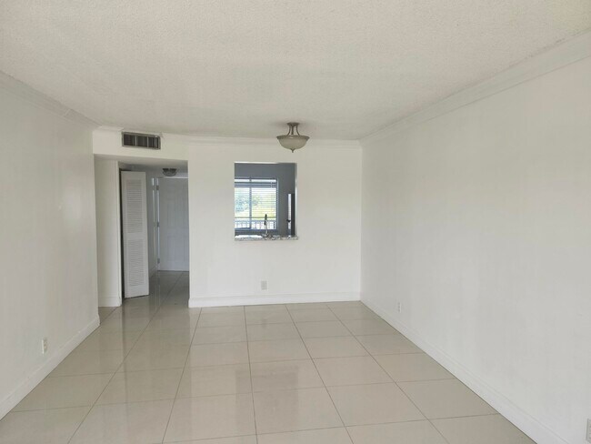 Building Photo - 8600 N Sherman Cir