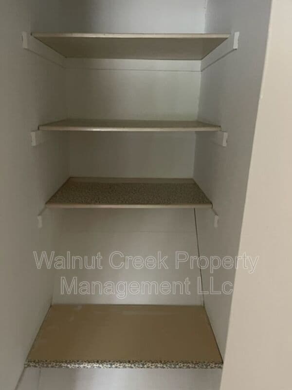 Building Photo - 5520 Beavercrest Dr