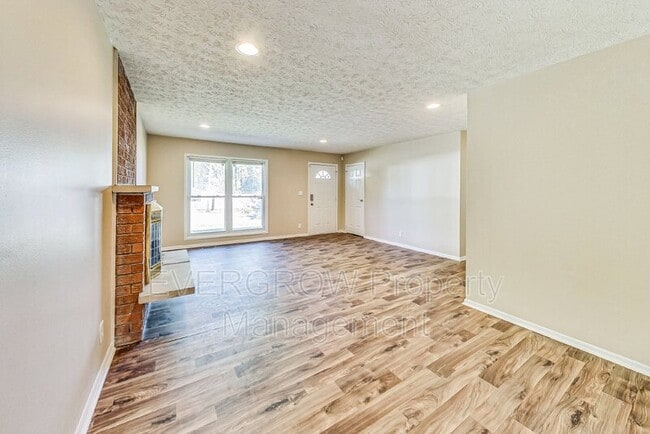 Building Photo - 3541 N Wittfield St