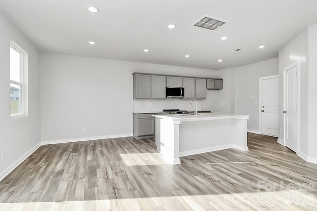 Building Photo - 529 Mountain Vw Dr