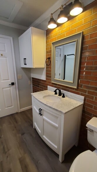 Building Photo - 2412 Jacqueline Cir