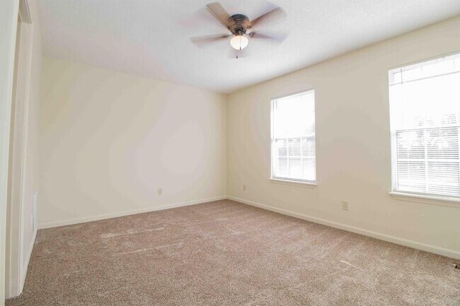 Building Photo - 2004 Tynewood Dr