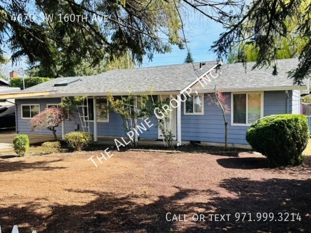 Building Photo - Single-level home, hardwoods, deck!