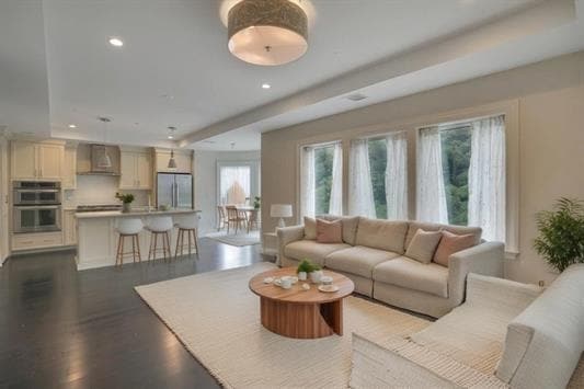 Primary Photo - 55 Eton Row