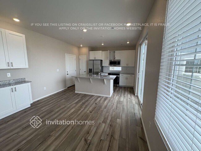 Building Photo - 3377 Streamwood Dr