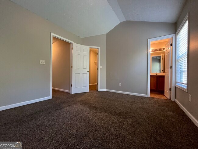 Building Photo - 4702 St James Way