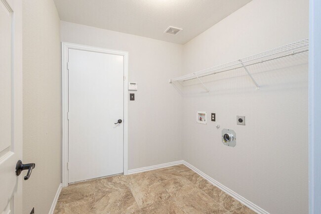 Building Photo - 1509 Heron Dr