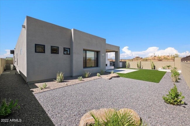 Building Photo - 12387 E Black Rock Rd