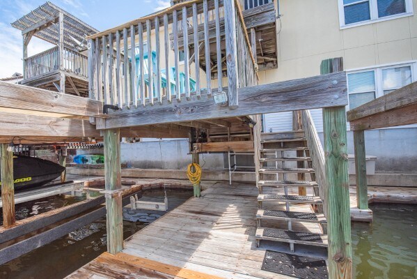 Building Photo - 15325 Bonasse Ct