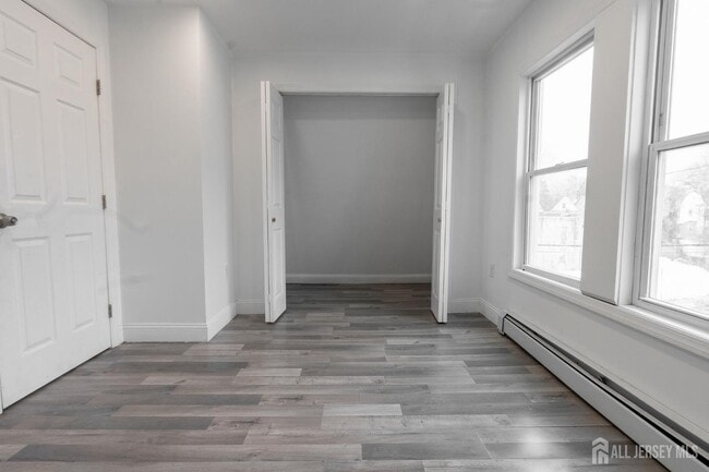 Building Photo - 410 Chadwick Ave