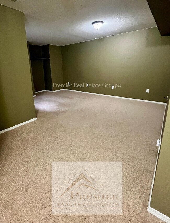 Building Photo - 6973 Los Reyes Cir