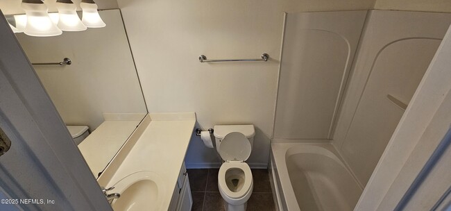Building Photo - 8100 Summer Palm Ct