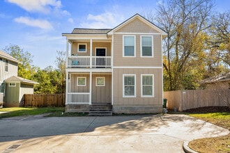 Building Photo - 409 Foch St