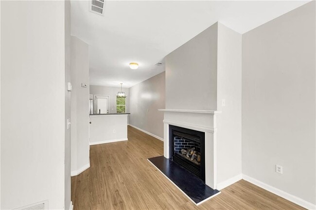 Building Photo - 3160 Mill Springs Cir NE