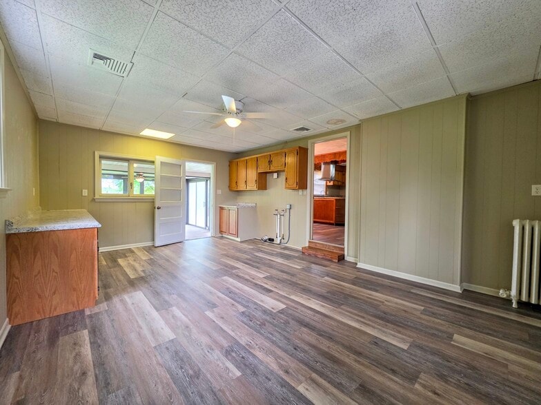 Building Photo - 2402 New Holland Pike