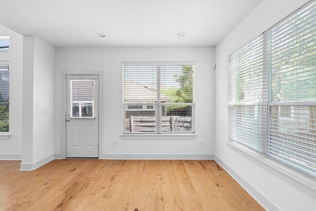 Building Photo - 7208 Bertram Ct