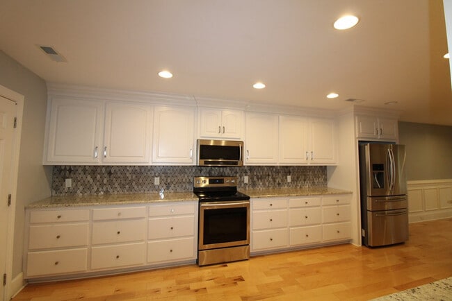 Building Photo - 2930 S Wise Dr