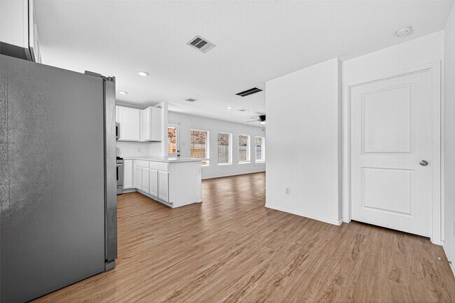 Building Photo - 27003 Euphonia Grn Ln