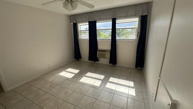 Building Photo - 625 Antioch Ave