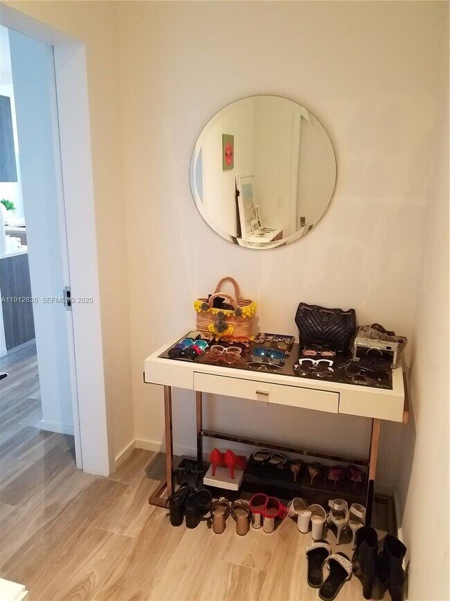 Building Photo - 801 S Miami Ave