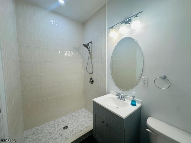 Building Photo - 2 Ambrosia Ct